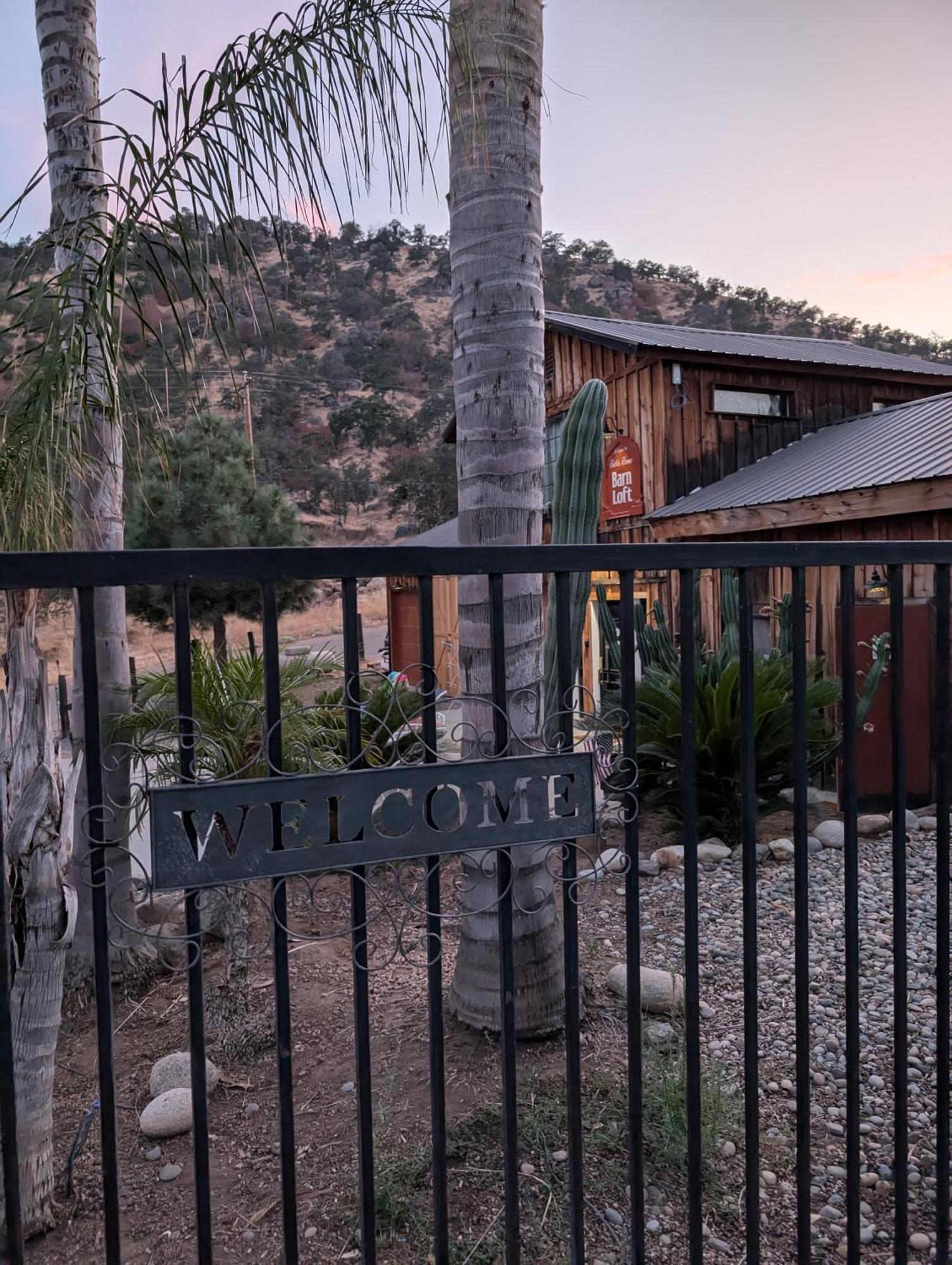 Rustic Rooms Barn Loft สควอว์วัลเลย์ ภายนอก รูปภาพ